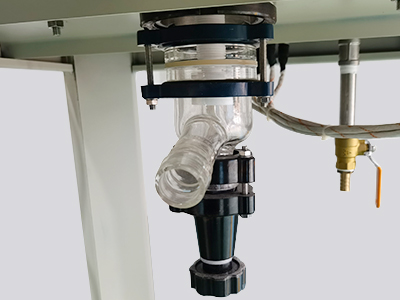 100L Single Layer Glass Reactor detail - Discharge valve for reaction kettle, glass material with PTFE sealing,flange port is easy todisassemble and clean, drain valve for bath.