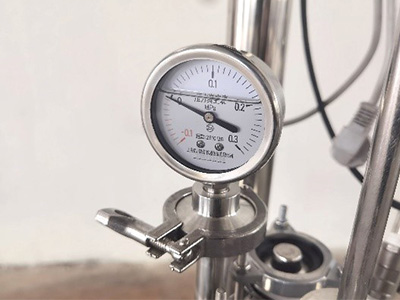 5L Lab Jacketed Stainless Steel Reactor  detail - Vacuum pressure gauge real -time pointer display real vacuum.